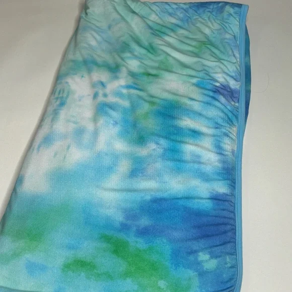 Tidepool Watercolor Large Cloud Blanket - Picture 5 of 7